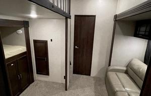 42ft Sundance 5th Wheel. Sleeps 10!