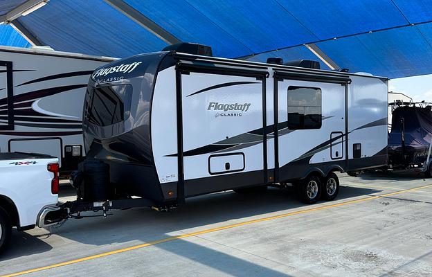 2024 FOREST RIVER RV FLAGSTAFF CLASSIC 826KBS