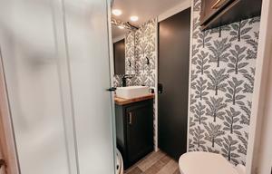 The Chic Chateau - Fully Stocked Luxe RV