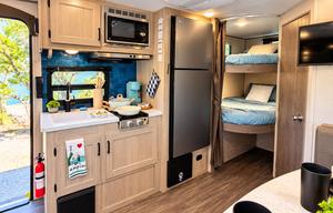2026•Sleeps 8•Full Bunks•Slide-Out•Outdoor Kitchen