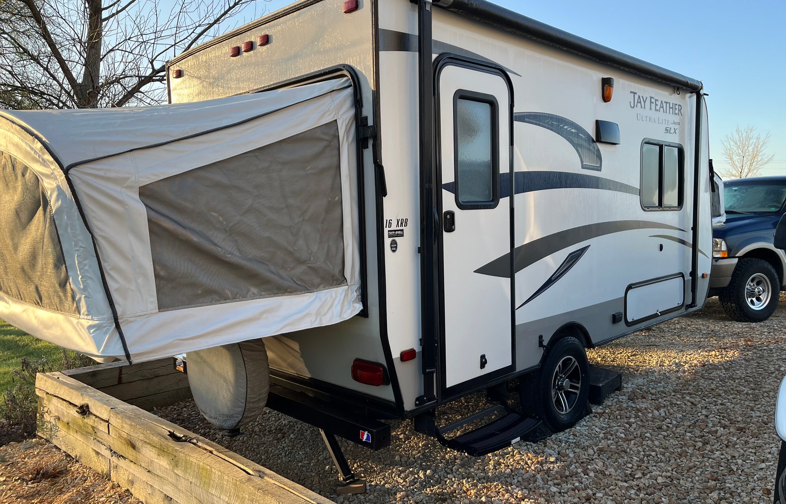 2015 Jayco Jay Feather Expandale M-16 XRB