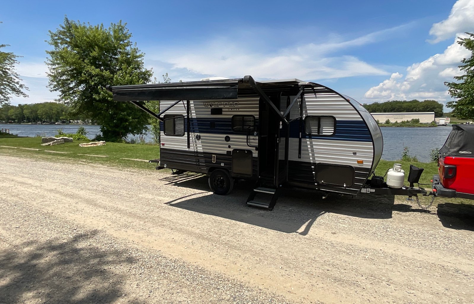 Solar powered off grid camper! Stay anywhere!