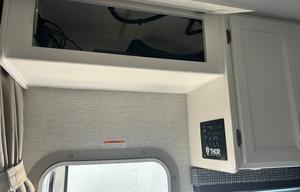 Roxy 2024 Thor Chateau 25M