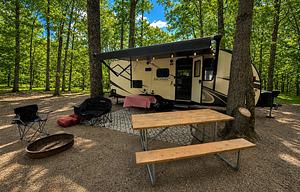 Lightweight Family Camper | Sleeps 6 | Bunks