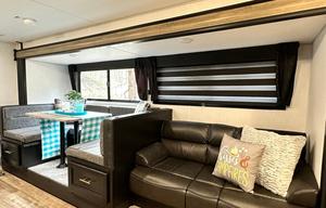 Large RV w Bunk House & Outdoor Kitchen & Grill