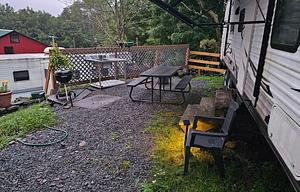 RV - 6 Miles to Bethel Woods set up on sheep farm
