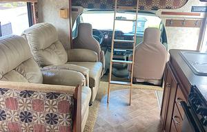 2010 Winnebago Access 31N