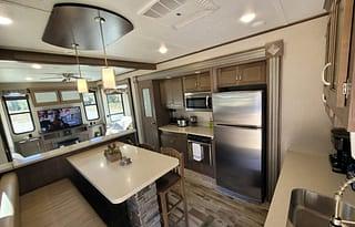 "MADAME"A Luxury Retreat-MEMORY FOAM King WEC HITS