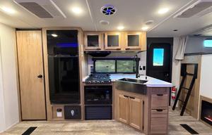 6 beds. Clean. Outdoor Living. Delivered & set-up