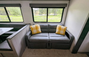 Coleman Lantern | Large Modern Bunkhouse sleeps 9