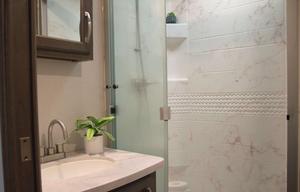 Cozy Keystone with Washer & Dryer (GWTX 1943)