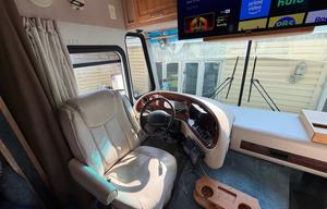 34’ Windsong RV – Low Miles, Sleeps 7