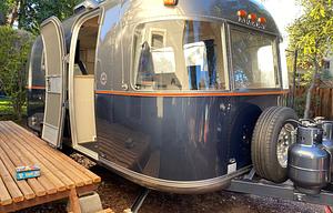 Airstream in 2 colors! Stand out!