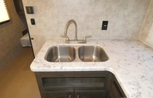 Highland Ridge Open Range Ultra Lite 31ft Sleeps 8
