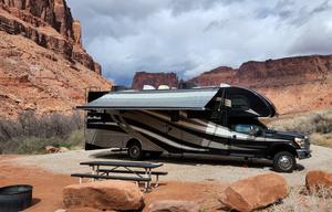 2014 Thor Motor Coach Four Winds Super C 33SW