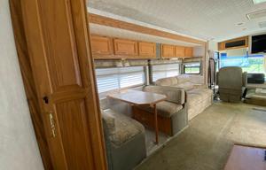 2005 Winnebago Brave 32 RV rental photo 7