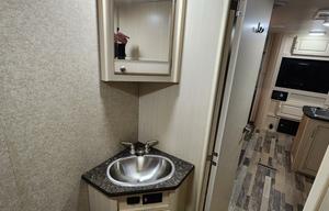 2017 Winnebago Minnie 2455 BHS