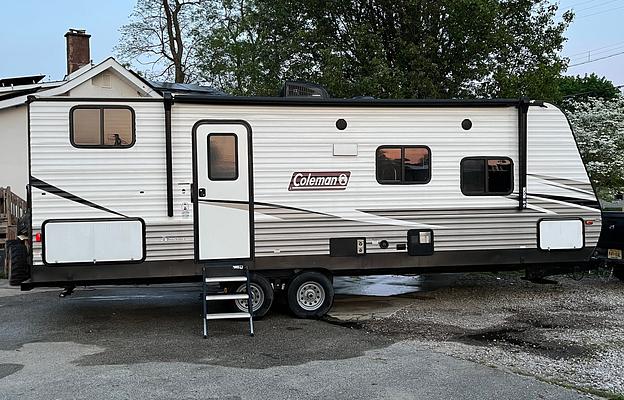 2021 Dutchmen RV Coleman Lantern Series 242BH