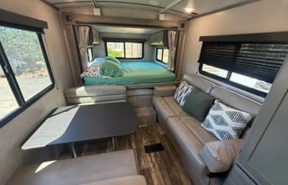 Spacious Clean 23' Outback Trailer w/slideout Bed