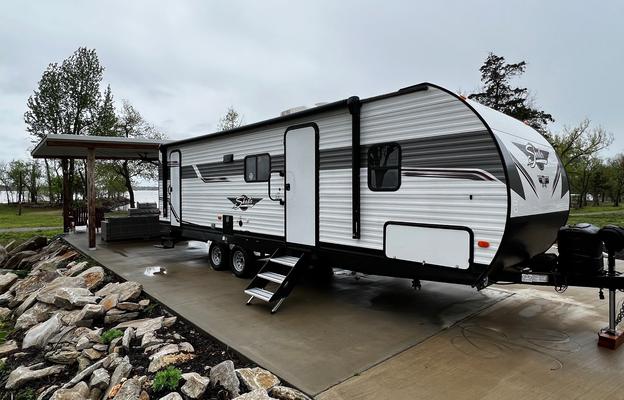 Fully Stocked, Double Bunk | Sleeps 6-8 | 2022 RV