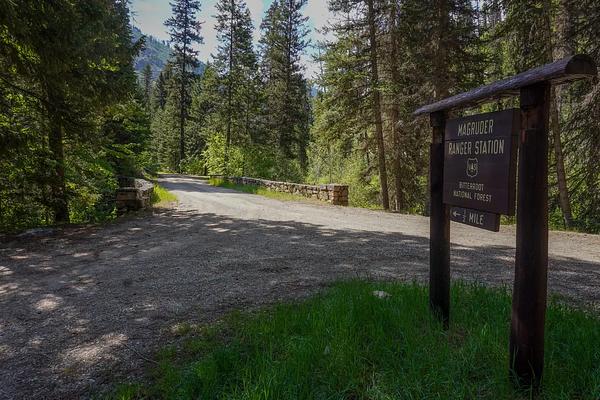 001, Loop: AREA MAGRUDER RANGERS HOUSE