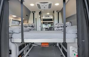 Revel All wheel Drive van Winnebago Mercedes-Benz