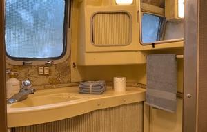 SilverStays 1981 Airstream Excella *DELIVERY ONLY*