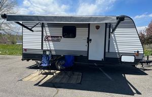 Willie's 2021 Coleman Ship w/ Bunks