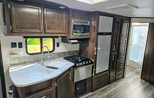2019 Jay Flight 28BHBE RV rental photo 11