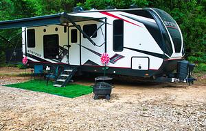 Generator / Sleeps 6  Plus / Deck (GWTX 1640)