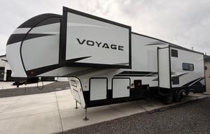 2021 Winnebago Voyager 3134RL RV rental photo 3