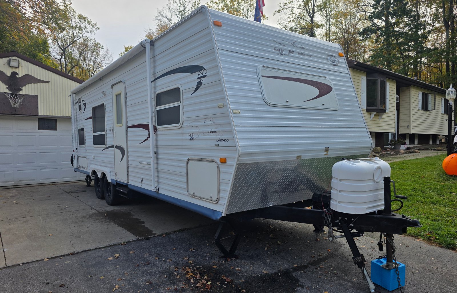 27" Bunkhouse Camper Sleeps 9