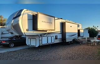 2022 Keystone RV Avalanche 390DS