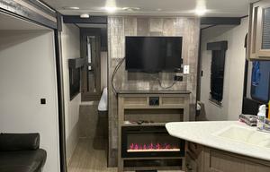 2020 Hideout 290LHS RV rental photo 3