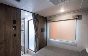 C16 *NEW* Leprechaun 8Sleeper 2 SlideOut rooms WOW