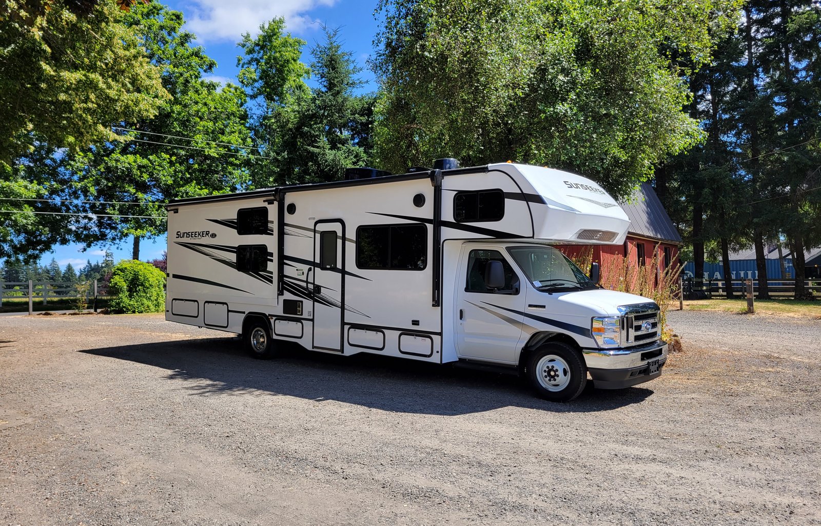 New 32ft motorhome Sunseeker LE 3250DS