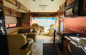 2013 Thor Motor Coach Daybreak 28PD