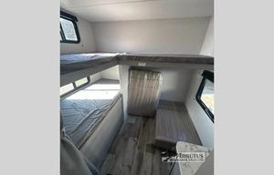 2022 Dutchmen RV Coleman Lantern Series 295QBWE