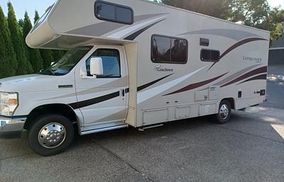 2017 Coachmen RV Leprechaun 230CB RV rental photo 2