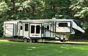 2018 Forest River Sierra 379FLOK - 14-min from ND