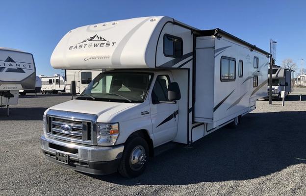 Luxury Family RV • Sleeps 8 • Bunks | Scout