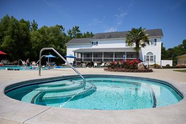 Raleigh Oaks RV Resort & Cottages