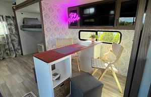 Big Merla Sleeps 7 and Bring your Furry Friends