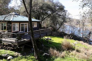 American River Resort