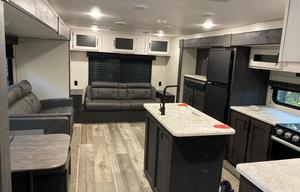 2022 Sportsmen SE 303QBSE RV rental photo 3