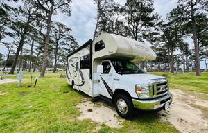 2018 28 ft Thor Motor Coach Freedom Elite