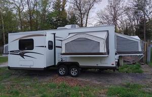 23' ROCKWOOD ROO SLEEPS 10 COMES FULLY STOCKED