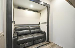 2022 Glamping Keystone Avalanche 5th wheel
