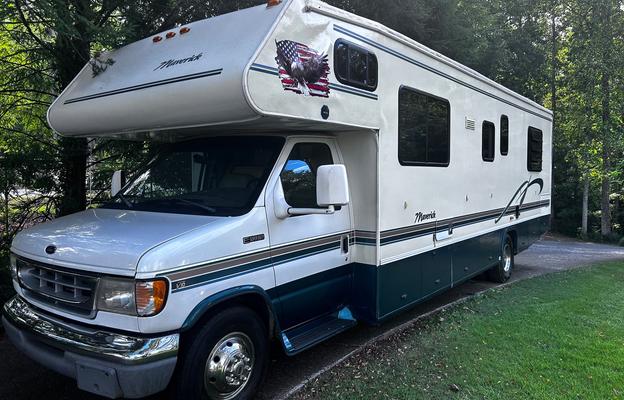 1998 Coachmen RV Leprechaun 190CB Ford 350