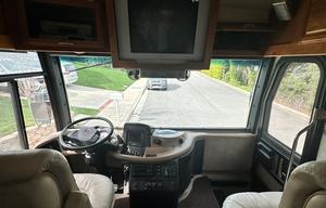 Palace on wheels! -2005 Revolution LE 40 ft